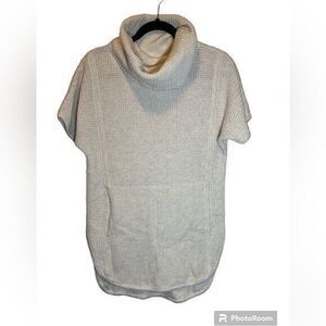 EUC UGG Selby Short Sleeve Cowl Sweater Top Cream Pullover Sz S Kangaroo‎ Pocket